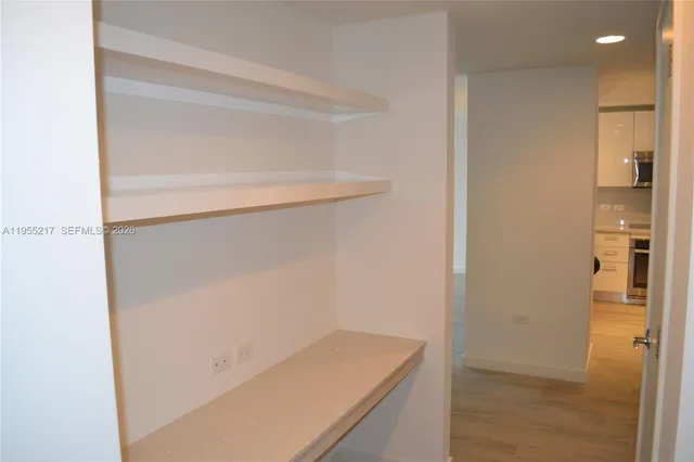 $5,500 | 999 Southwest 1st Avenue, Unit 3117, Miami, FL 33130