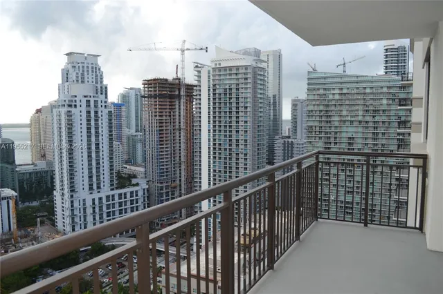 $5,500 | 999 Southwest 1st Avenue, Unit 3117, Miami, FL 33130