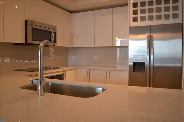 $5,500 | 999 Southwest 1st Avenue, Unit 3117, Miami, FL 33130