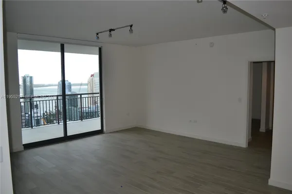 $5,500 | 999 Southwest 1st Avenue, Unit 3117, Miami, FL 33130