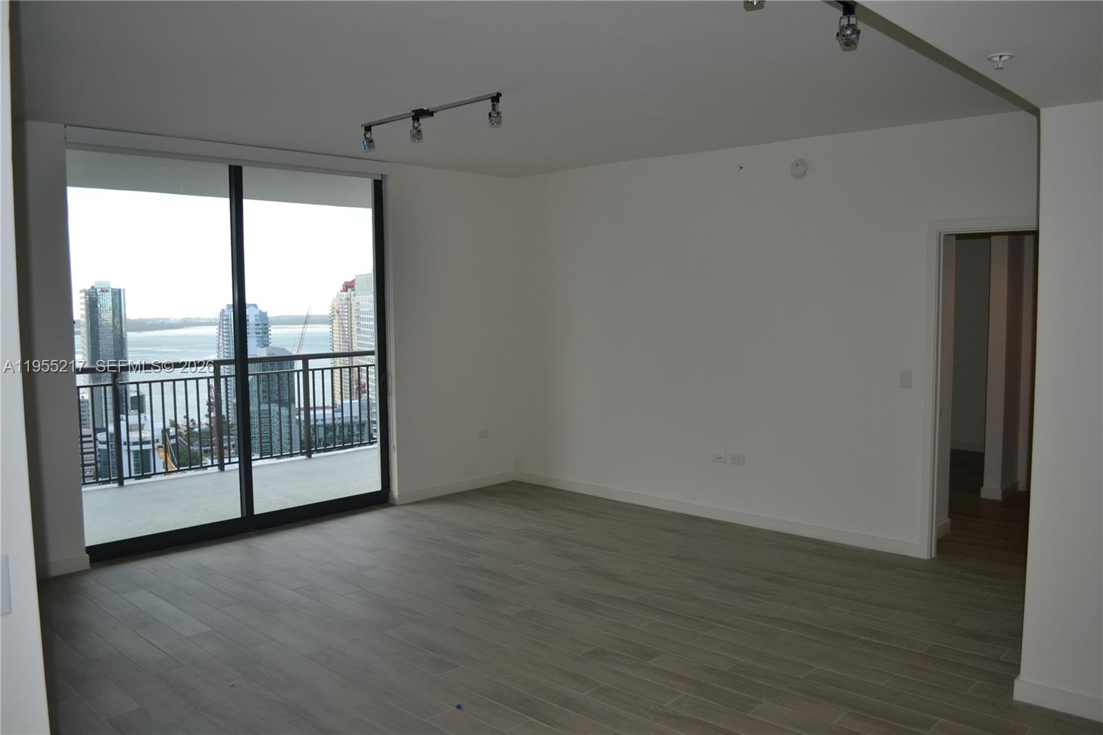 999 Southwest 1st Avenue, Unit 3117 Miami, FL 33130 - Photo 7 of 29