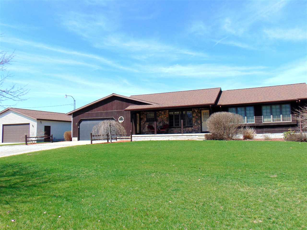 1707 East Cody Estey Road Pinconning, MI 48650 - Photo 1 of 33 Gallery Image 1