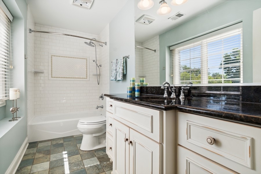 4050 Douglas Road Downers Grove, IL 60515 - Photo 30 of 60