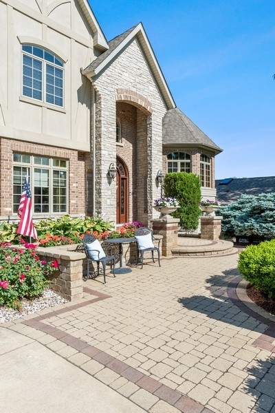 4050 Douglas Road Downers Grove, IL 60515 - Photo 3 of 60 a view of a house with sitting area