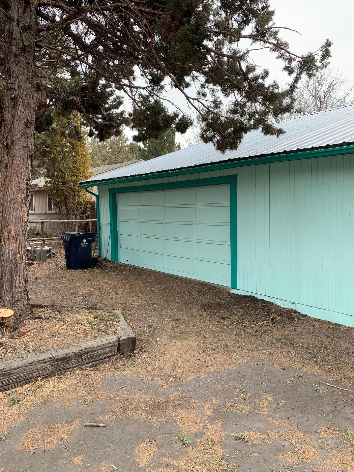 20383 Rae Road Bend, OR 97702 - Photo 13 of 22 IMG_3719