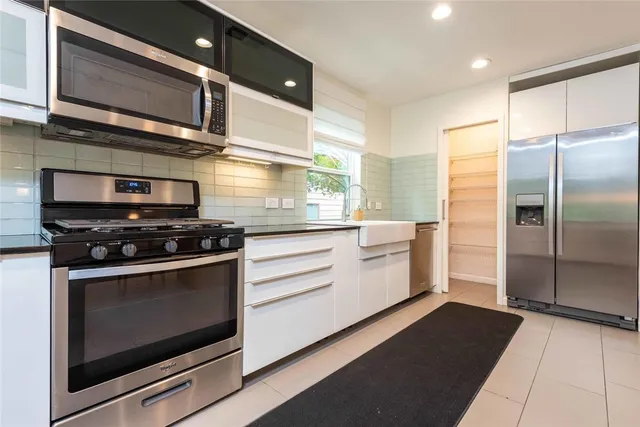 $2,700 | 3302 Catalina Drive, Austin, TX 78741