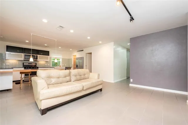 $2,700 | 3302 Catalina Drive, Austin, TX 78741