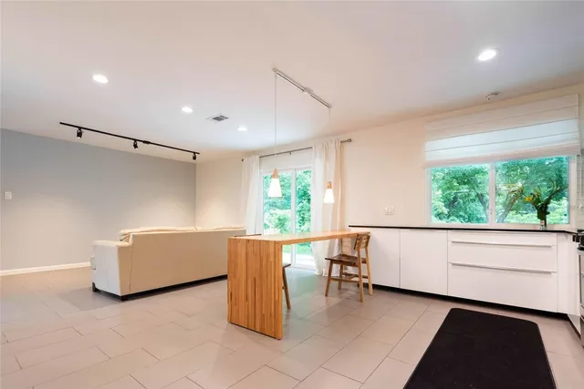 $2,700 | 3302 Catalina Drive, Austin, TX 78741