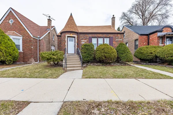 $373,000 | 3938 West 66th Place, Chicago, IL 60629