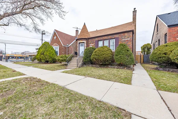 $369,900 | 3938 West 66th Place, Chicago, IL 60629