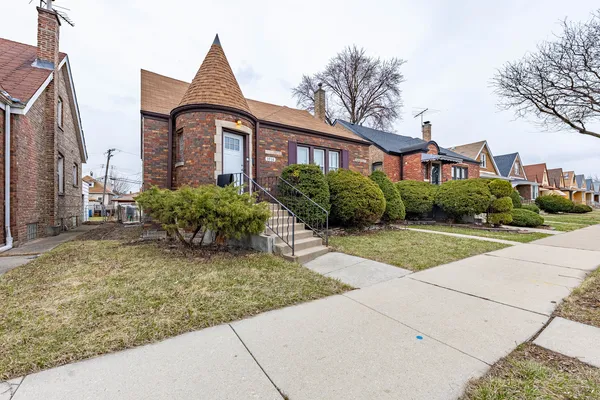 $369,900 | 3938 West 66th Place, Chicago, IL 60629