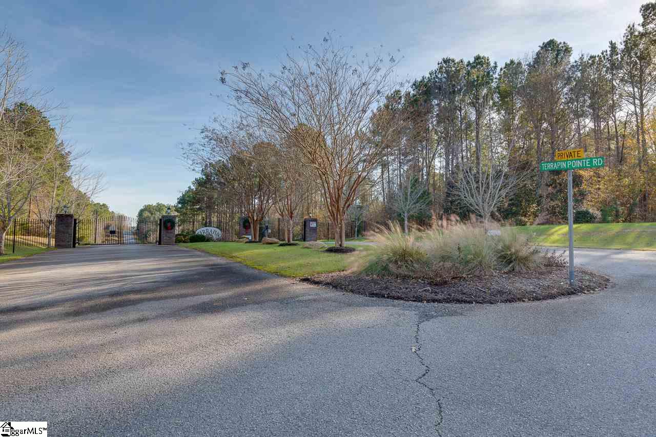 513 Terrapin Pointe Road Hodges, SC 29653 - Photo 4 of 17