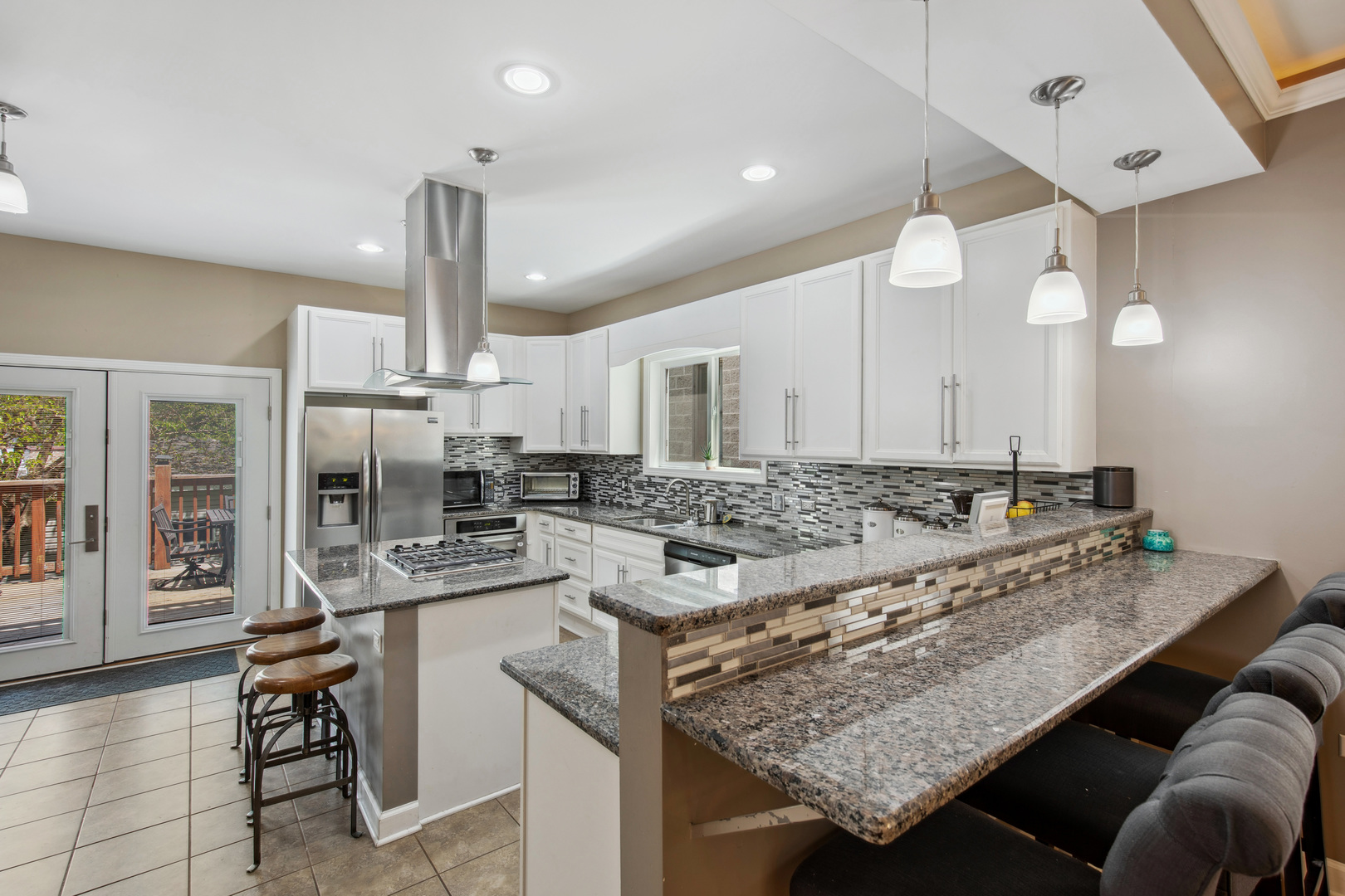 6029 North Ridge Avenue Chicago, IL 60660 - Photo 12 of 46 Gallery Image 12