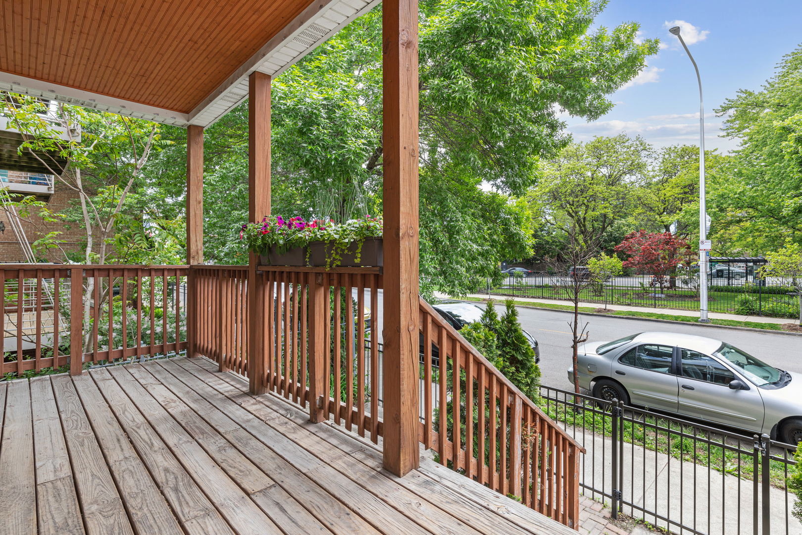 6029 North Ridge Avenue Chicago, IL 60660 - Photo 3 of 46 Gallery Image 3