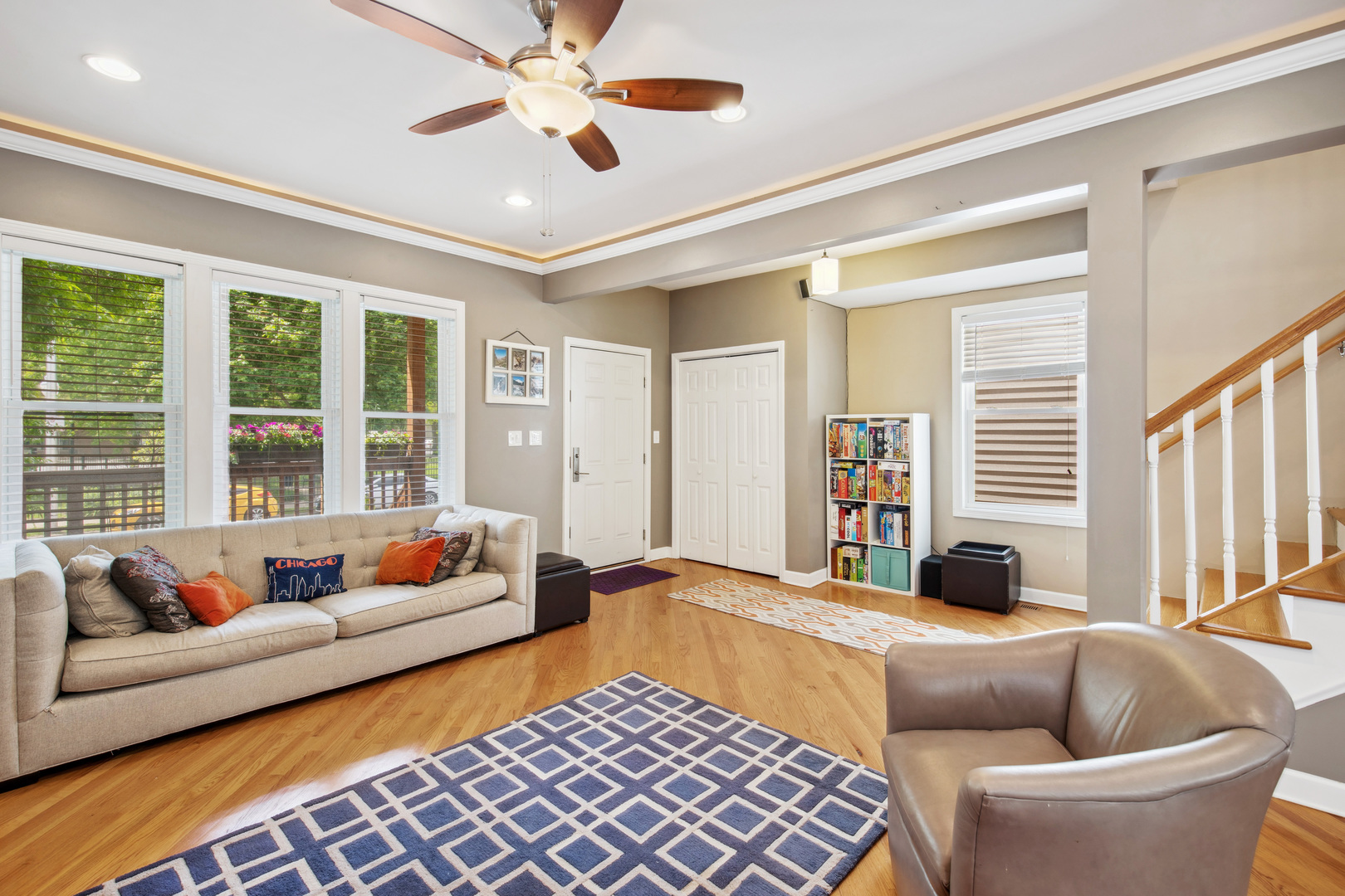 6029 North Ridge Avenue Chicago, IL 60660 - Photo 6 of 46 Gallery Image 6