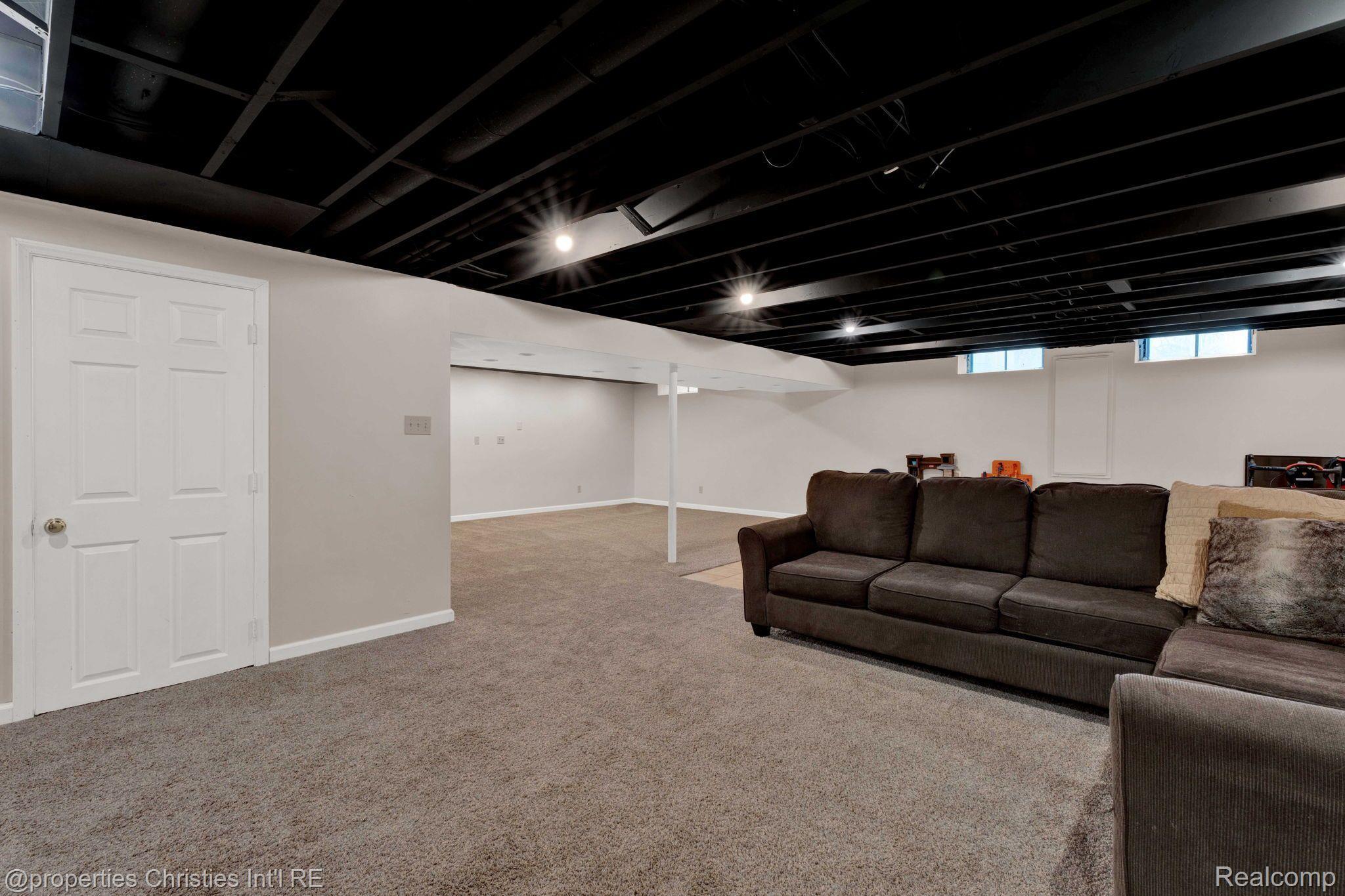 236 Torrent Court Rochester, MI 48307 - Photo 33 of 51 Gallery Image 33