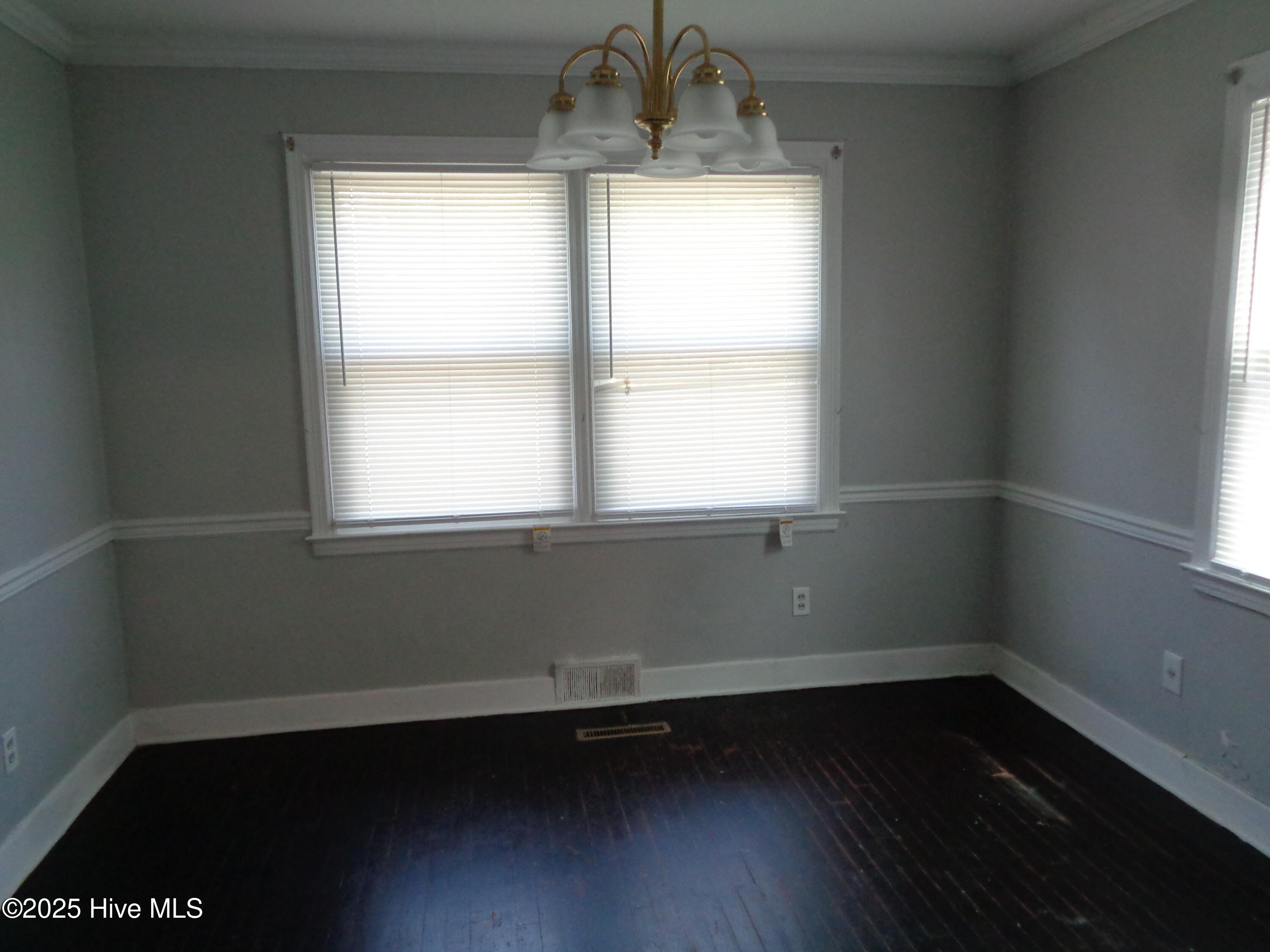 714 Cameron Drive Kinston, NC 28501 - Photo 3 of 15 Dining Room