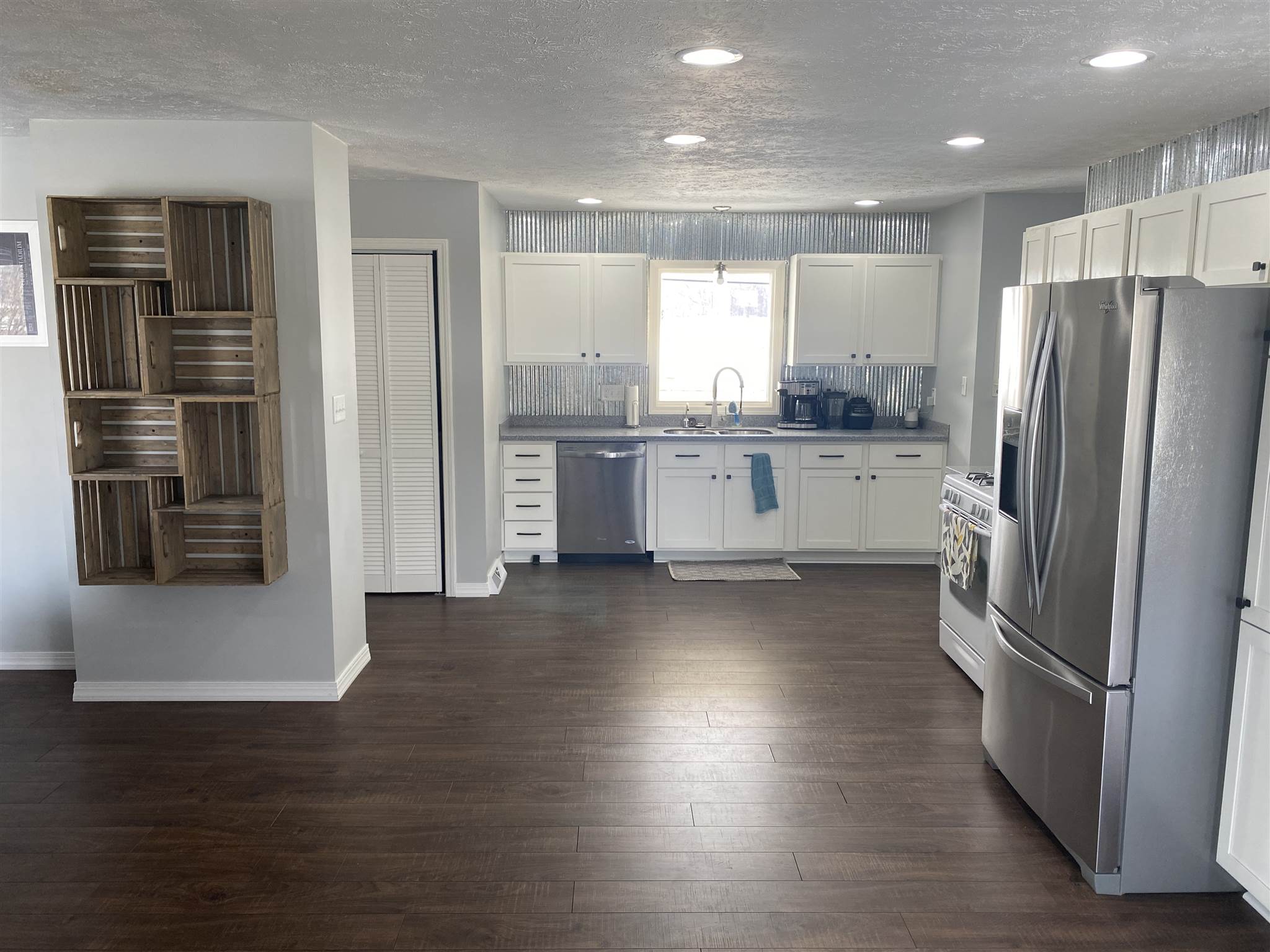 1375 South Zimmer Road Warsaw, IN 46580 - Photo 8 of 27 Gallery Image 8