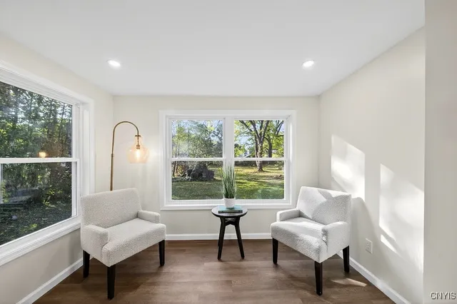 $2,500 | 127 West Warrington Road, Syracuse, NY 13205