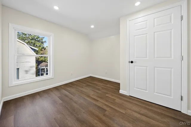 $2,500 | 127 West Warrington Road, Syracuse, NY 13205