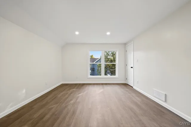 $2,500 | 127 West Warrington Road, Syracuse, NY 13205