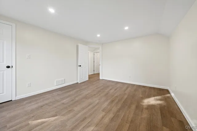 $2,500 | 127 West Warrington Road, Syracuse, NY 13205