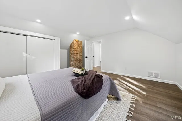 $2,500 | 127 West Warrington Road, Syracuse, NY 13205