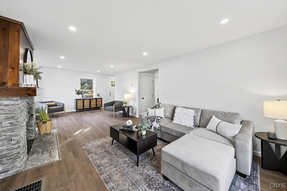 127 West Warrington Road Syracuse, NY 13205 - Photo 4 of 26