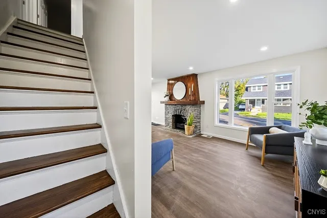 $2,500 | 127 West Warrington Road, Syracuse, NY 13205