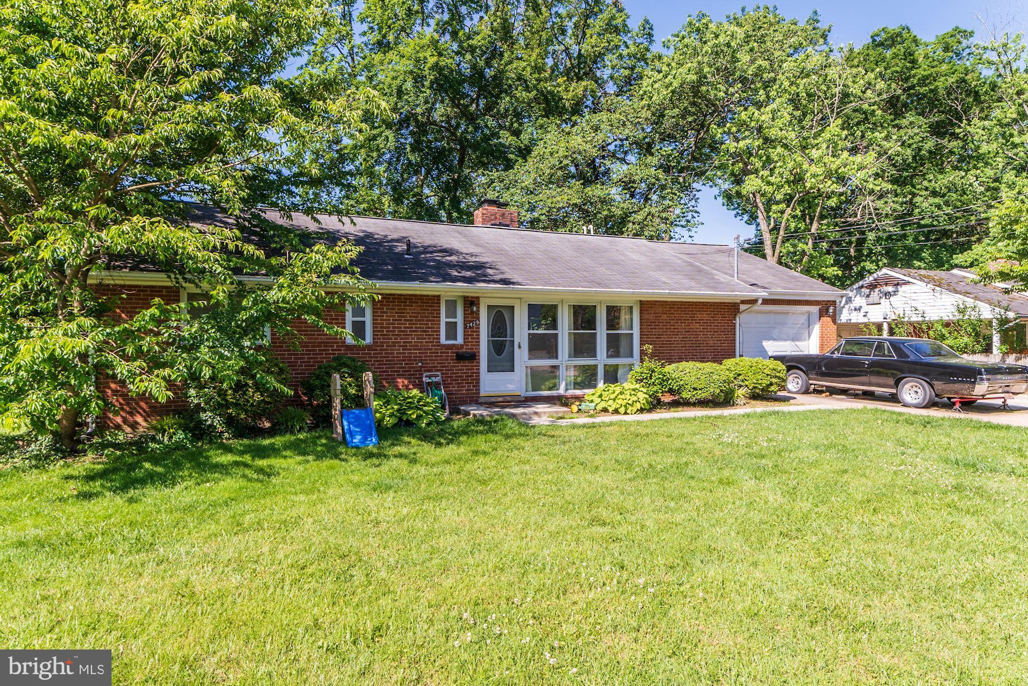 7429 Axton Street Springfield, VA 22151 - Photo 2 of 35
