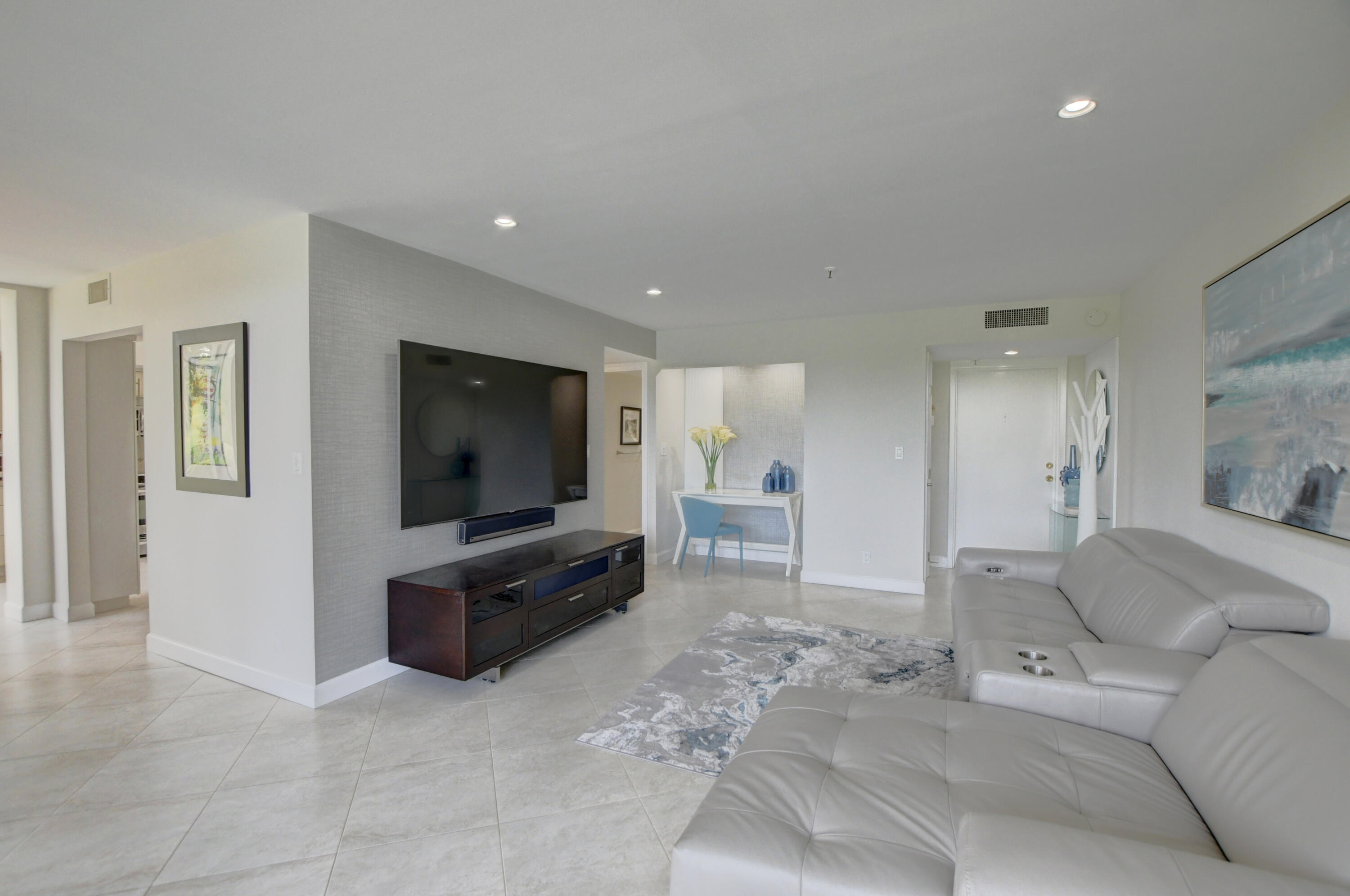 7802 Lakeside Boulevard, Unit 715 Boca Raton, FL 33434 - Photo 11 of 38 05_ebf_1471_2_3_4_5
