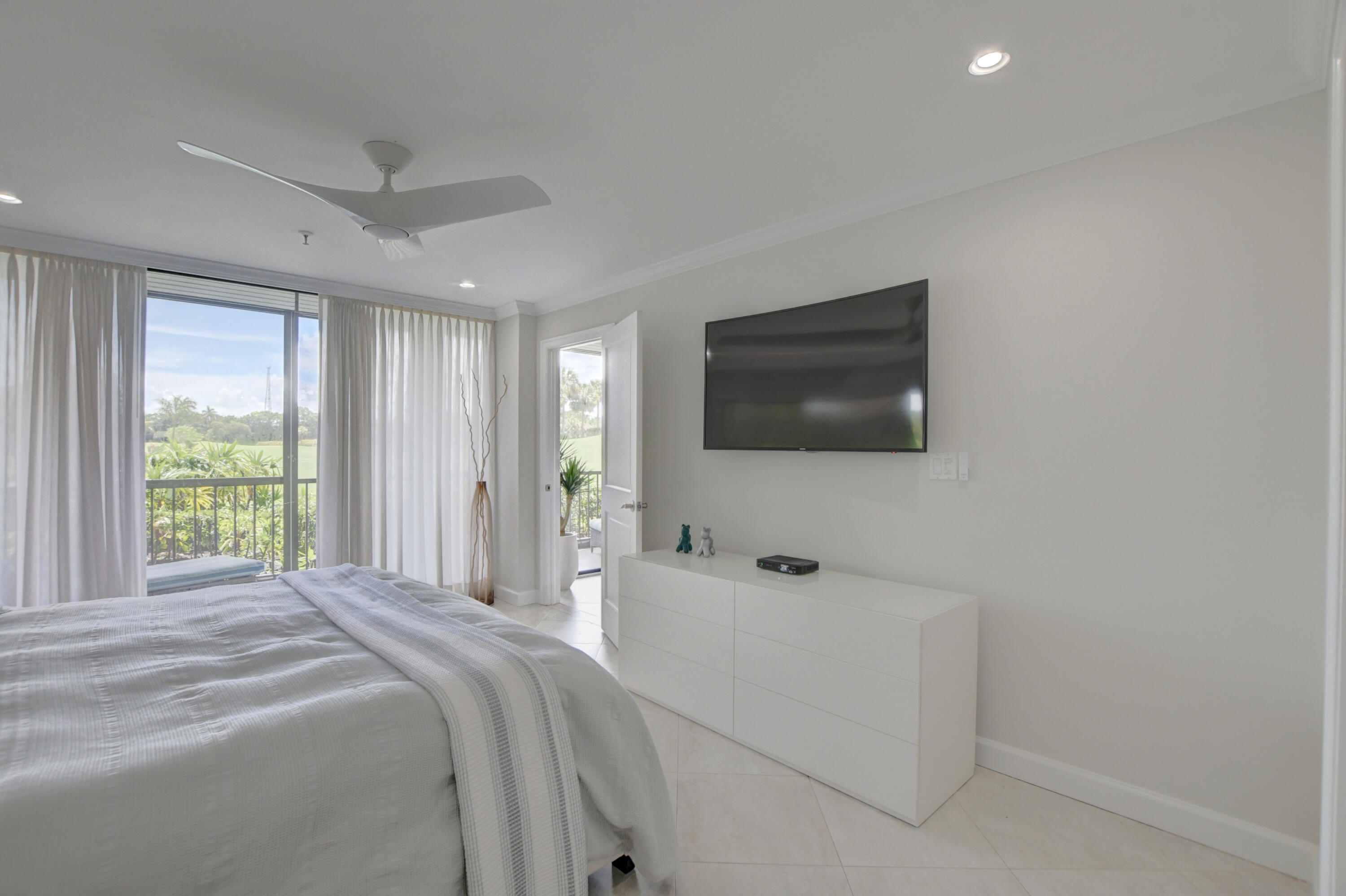 7802 Lakeside Boulevard, Unit 715 Boca Raton, FL 33434 - Photo 20 of 38 20_ebf_1591_2_3_4_5