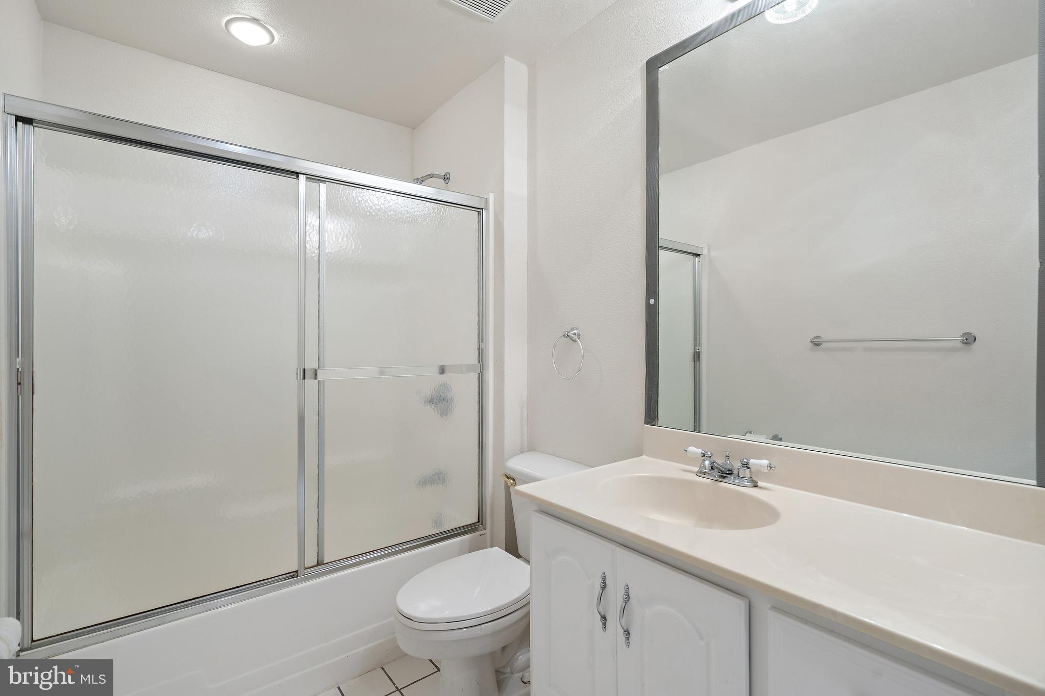 14417 Clubhouse Road Gainesville, VA 20155 - Photo 48 of 67 dwnstrs full bath