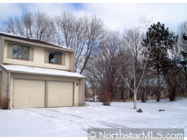 885 Nancy Circle Shoreview, MN 55126 - Photo 2 of 8 Gallery Image 2