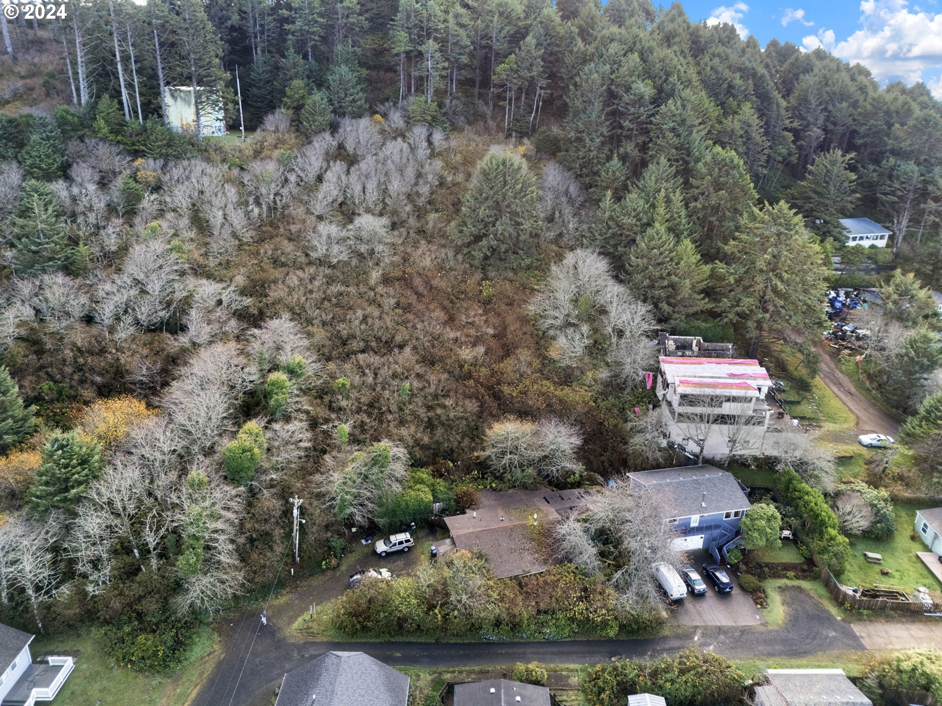 5433 Northwest Rhododendron Street Newport, OR 97365 - Photo 11 of 39 Gallery Image 11
