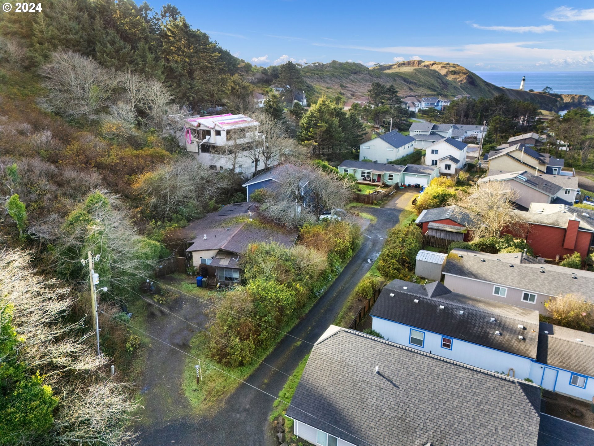 5433 Northwest Rhododendron Street Newport, OR 97365 - Photo 9 of 39 Gallery Image 9