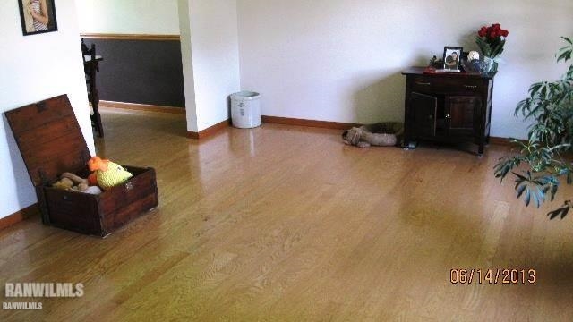 1923 West Middlebury Road Freeport, IL 61032 - Photo 3 of 10 Gallery Image 3