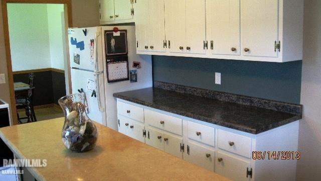 1923 West Middlebury Road Freeport, IL 61032 - Photo 7 of 10 Gallery Image 7