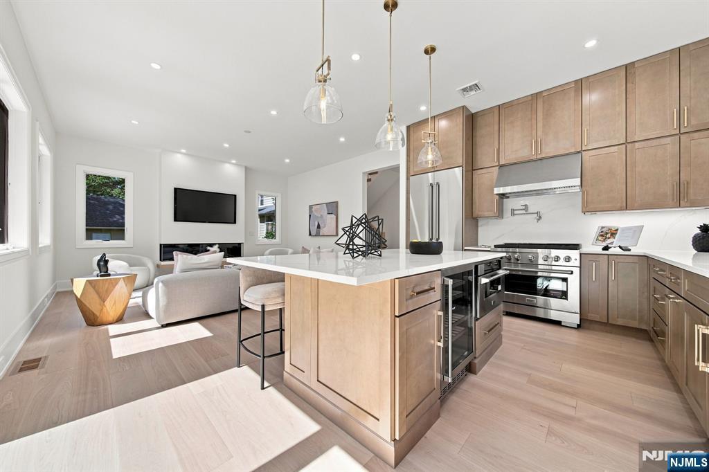 224 Riveredge Road Tenafly, NJ 07670 - Photo 3 of 39 Gallery Image 3