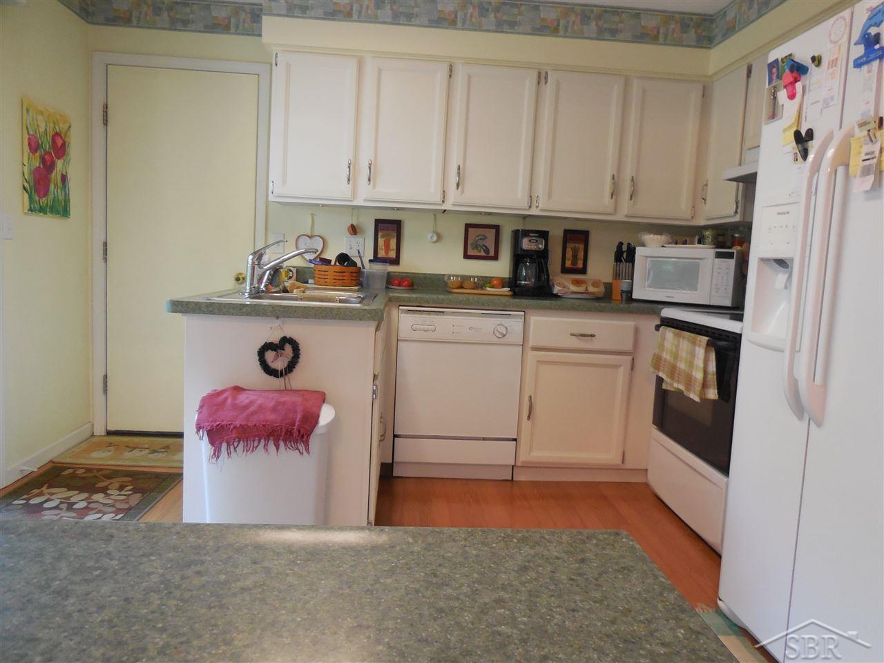 8212 Ohern Road Saginaw, MI 48609 - Photo 4 of 50 31366493-3.JPG