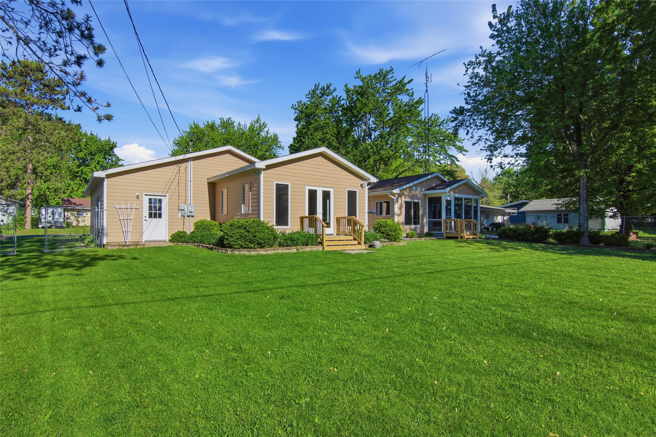 1608 Mathews Street Menomonie, WI 54751 - Photo 8 of 40