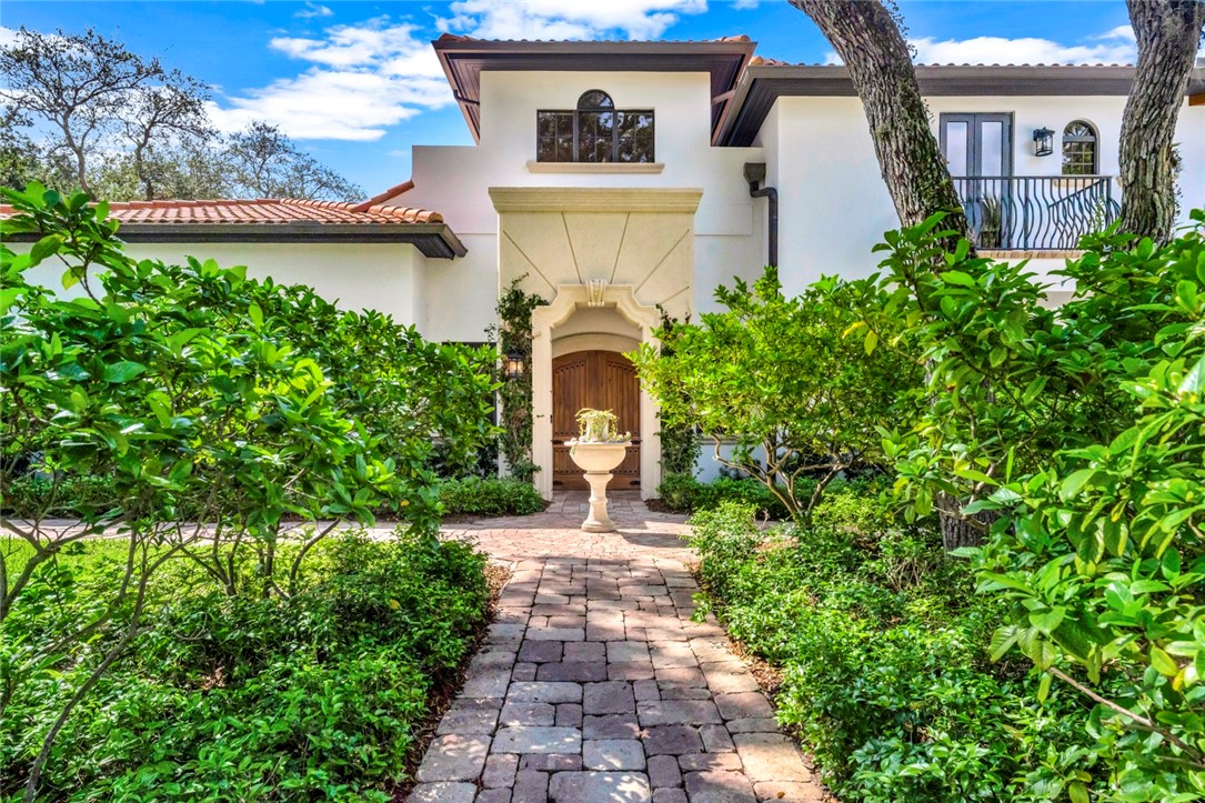 906 Seagrape Lane Vero Beach, FL 32963 - Photo 2 of 36