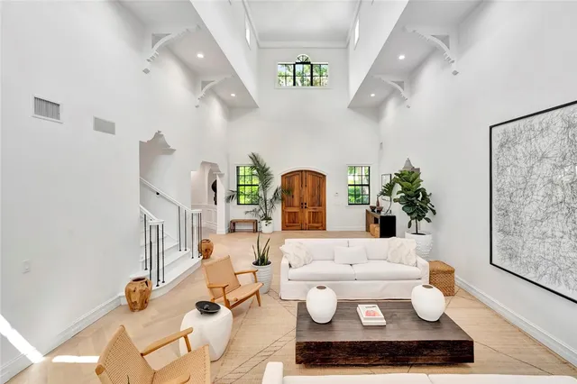 $4,900,000 | 906 Seagrape Lane, Vero Beach, FL 32963