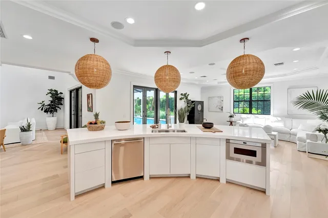 $4,900,000 | 906 Seagrape Lane, Vero Beach, FL 32963