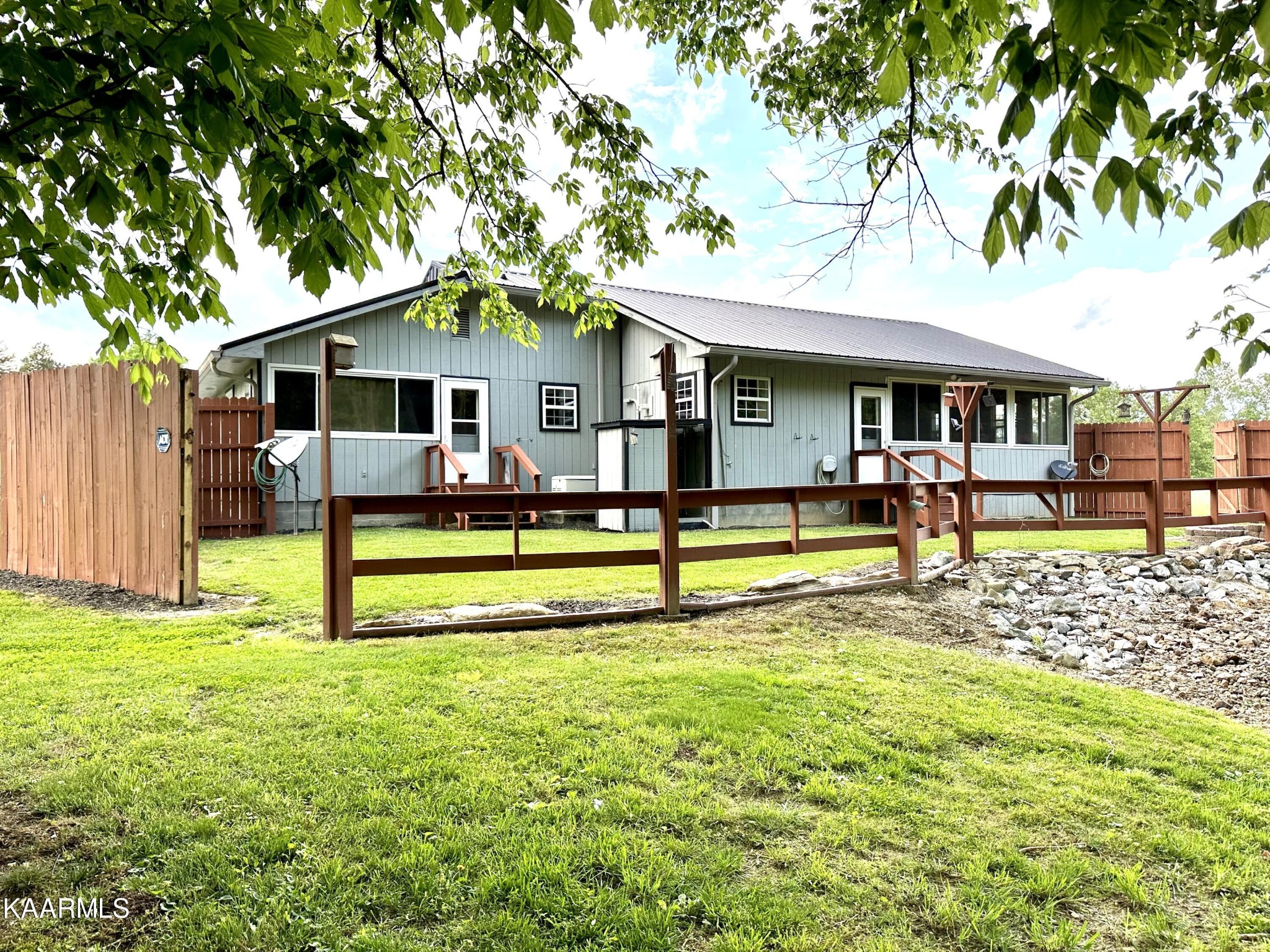 1267 Laurel Bluff Road Kingston, TN 37763 - Photo 4 of 33 Gallery Image 4