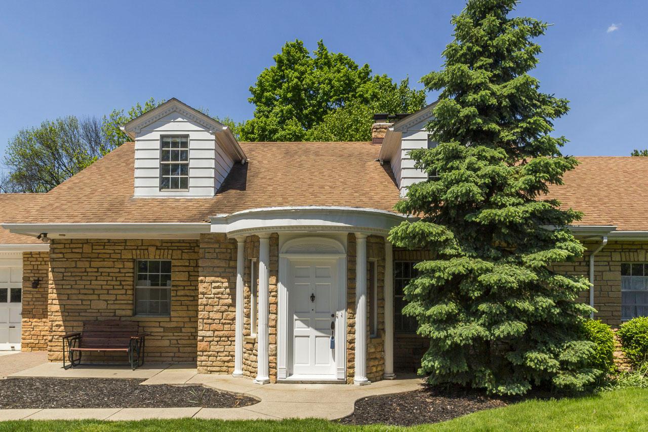 1169 Haddon Road Columbus, OH 43209 - Photo 3 of 30