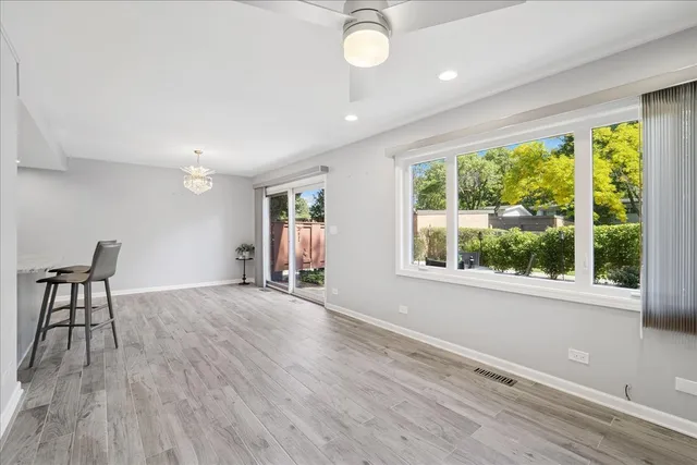 $385,000 | 711 Carriage Hill Drive, Glenview, IL 60025