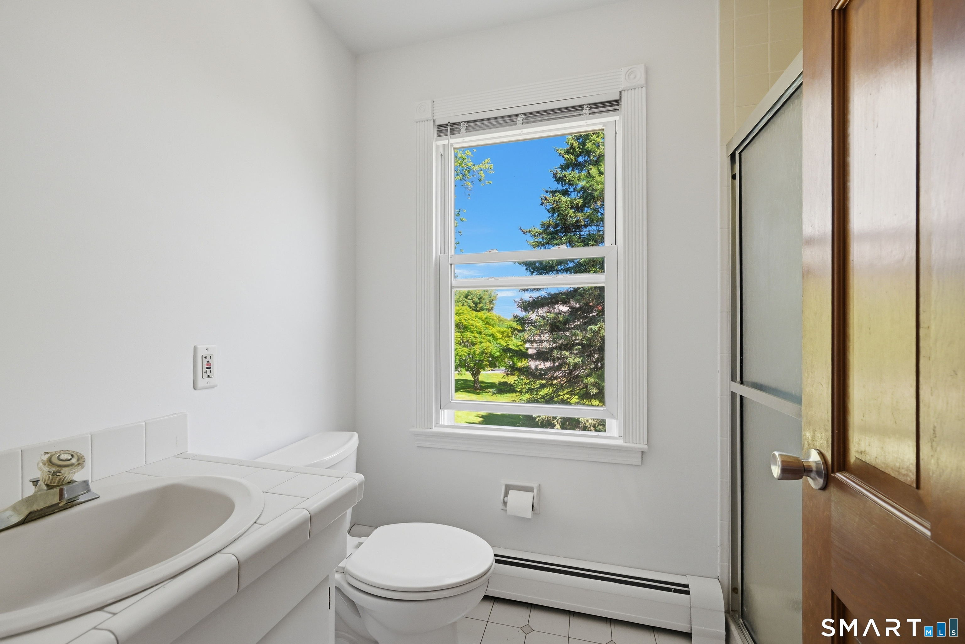15 Valley View Road Newtown, CT 06470 - Photo 18 of 25 Shared Guest Bathroom