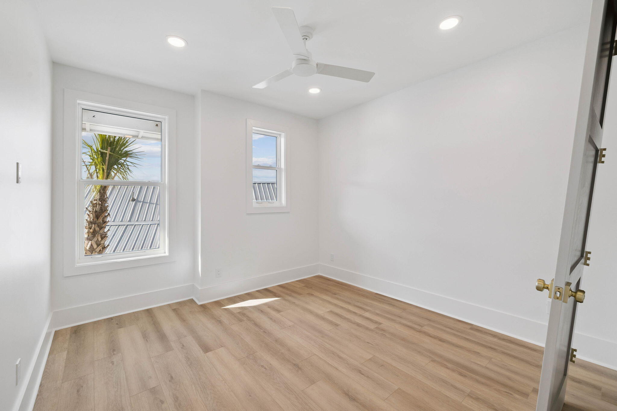 264 Dockside Drive Port St. Joe, FL 32456 - Photo 33 of 65 an empty room with windows