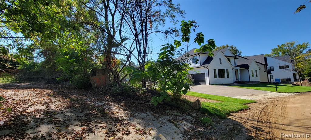 31 Childress Avenue Rochester Hills, MI 48307 - Photo 1 of 4
